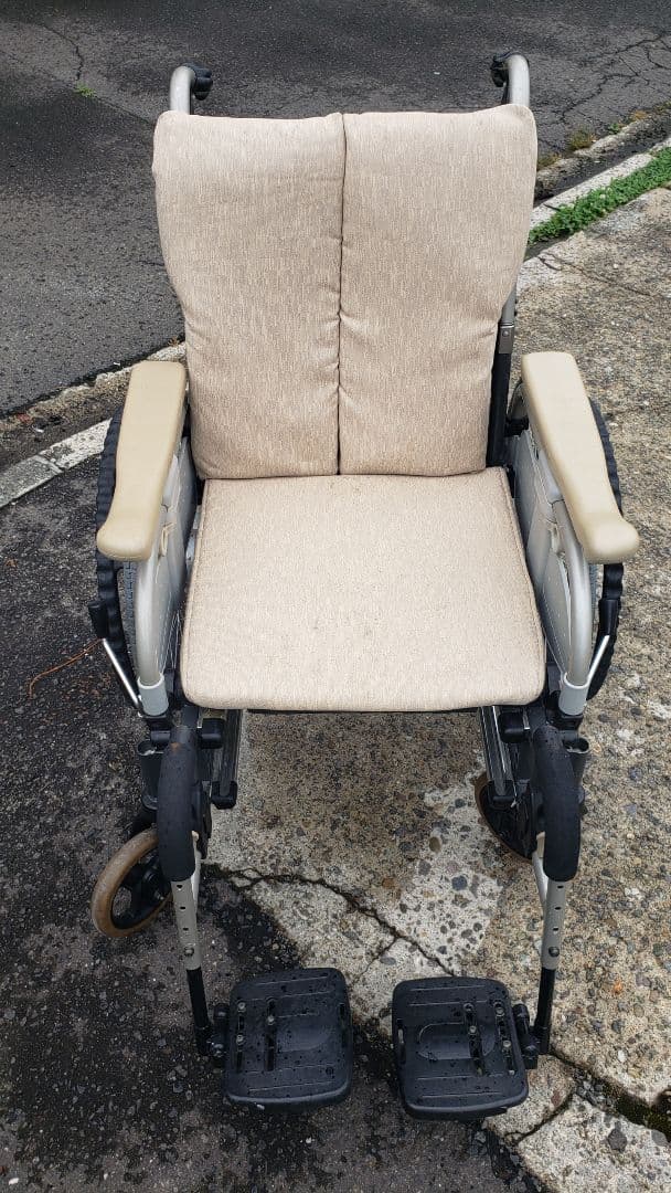 パラマウントベッド　車椅子 車いす KK-410W