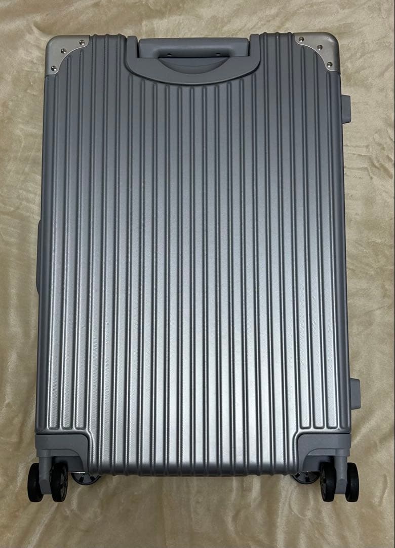 【1回のみ使用】キャリー スーツケース ミニキャリー シルバー TSAロック