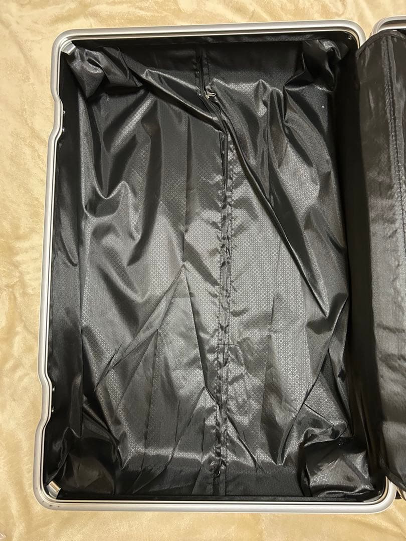 【1回のみ使用】キャリー スーツケース ミニキャリー シルバー TSAロック