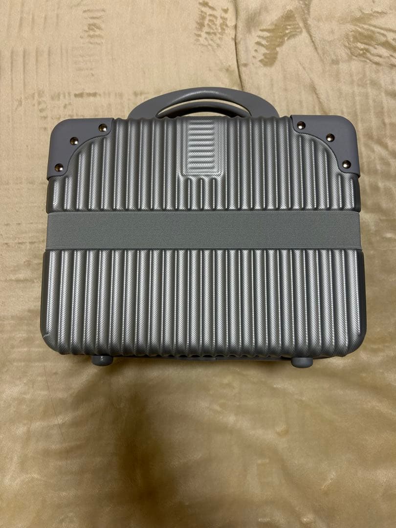 【1回のみ使用】キャリー スーツケース ミニキャリー シルバー TSAロック