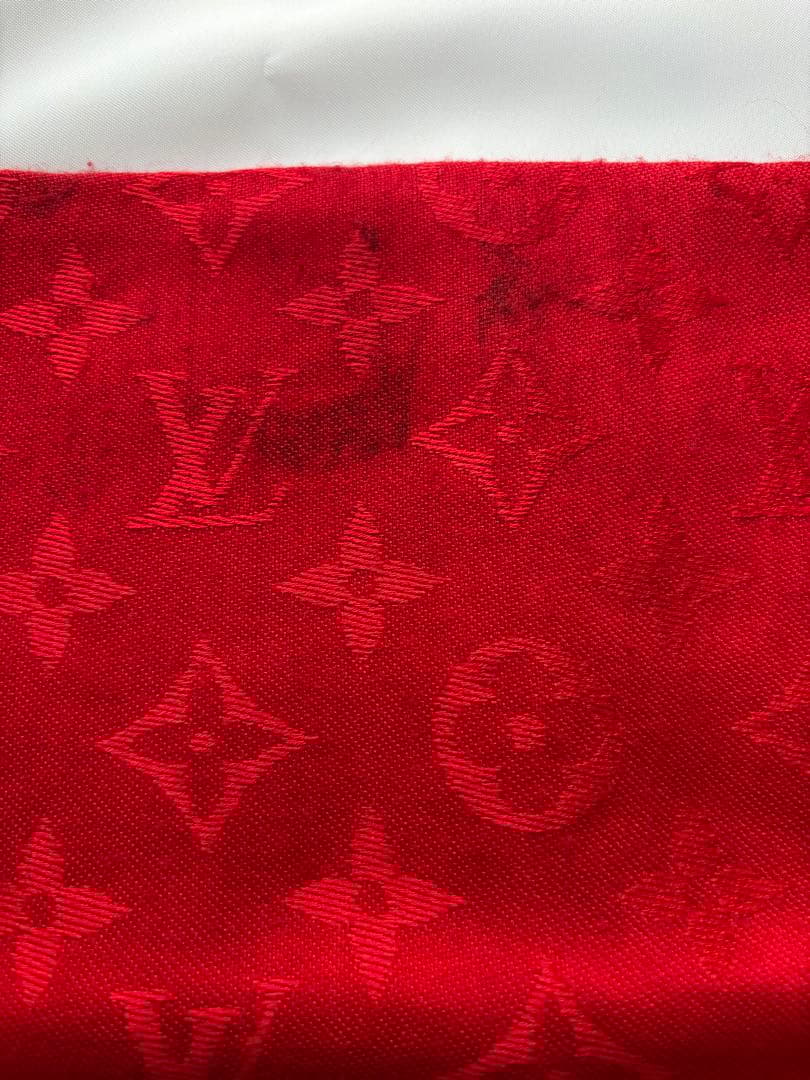 LOUIS VUITTON ルイヴィトン 大判 ショール モノグラム ／レッド