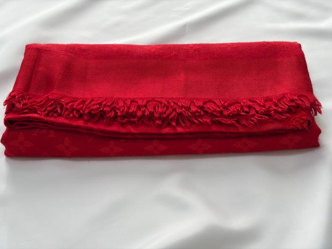 LOUIS VUITTON ルイヴィトン 大判 ショール モノグラム ／レッド