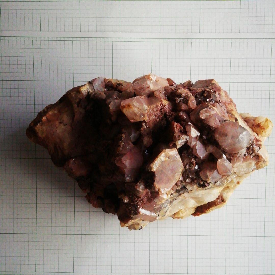 天然石　 原石レッドファントム クライスラー5.6kg台座付き