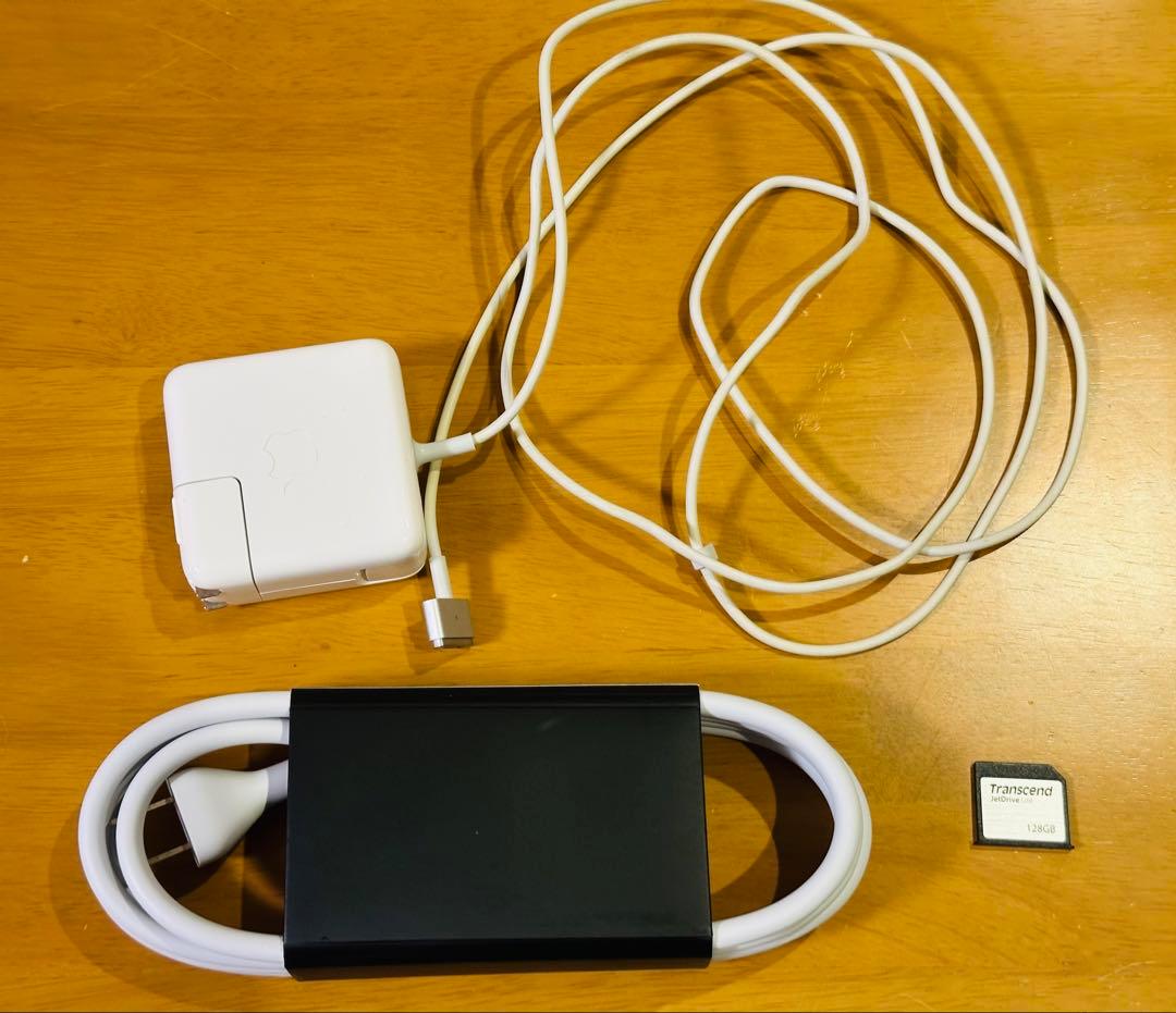 MacBook Air 13インチ 2017 128GB 箱、付属品、おまけ付き