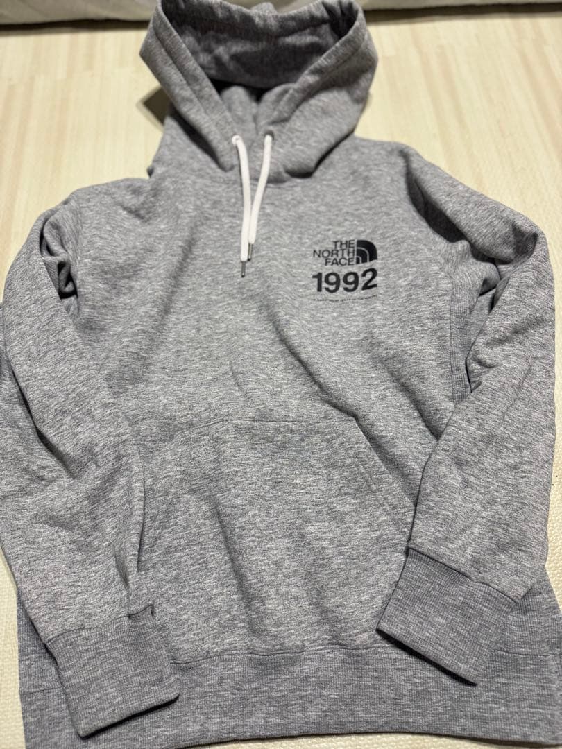 ザノースフェイス/サーティースヌプシスウェットフーディ/スウェットパーカー