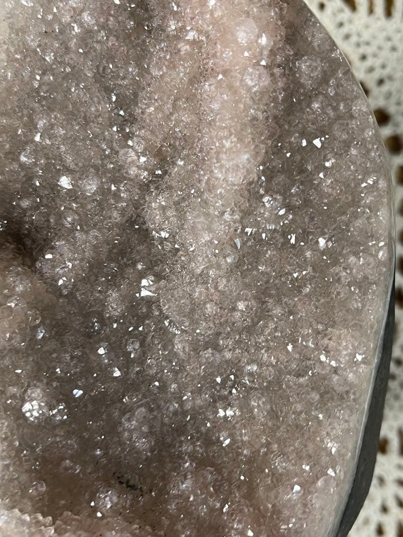 【天然石】④ピンクアメジストドーム 紫水晶　ジオード　原石　置物 木製台座付き