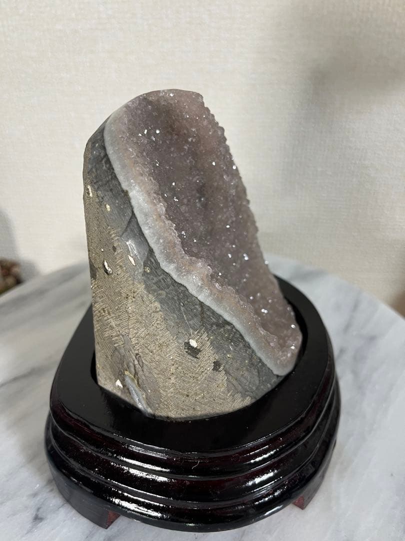【天然石】④ピンクアメジストドーム 紫水晶　ジオード　原石　置物 木製台座付き