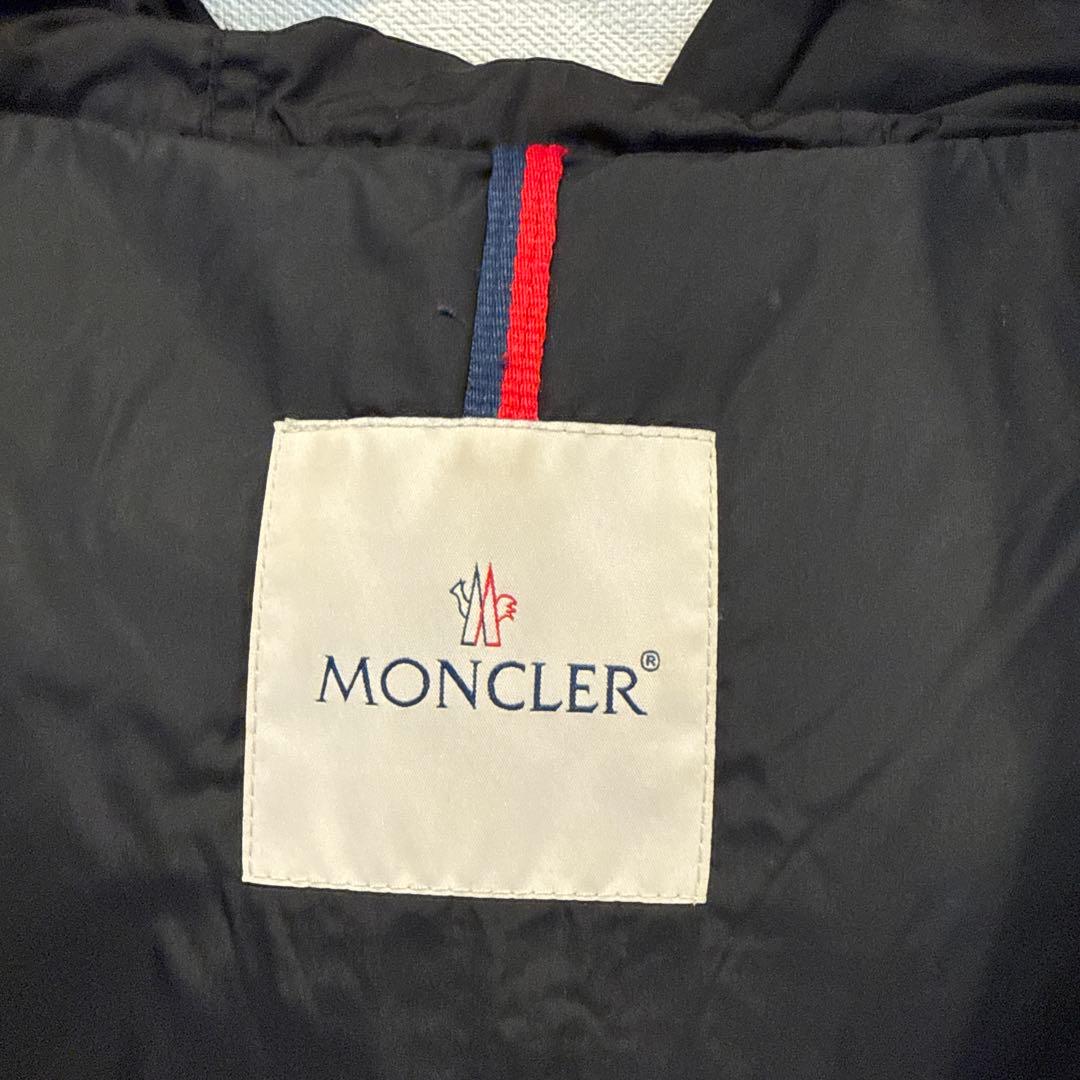MONCLERブラックダウンジャケット