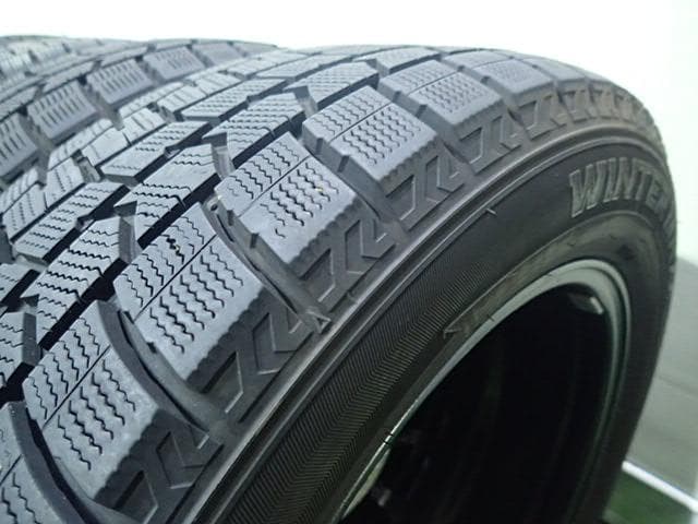 B824【送料無料】スタッドレスタイヤ 225/55R17 4本セット