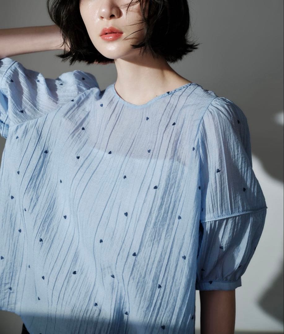 ＜EMMEL REFINES＞EM ハートシシュウ 5SL ブラウス　新品未使用