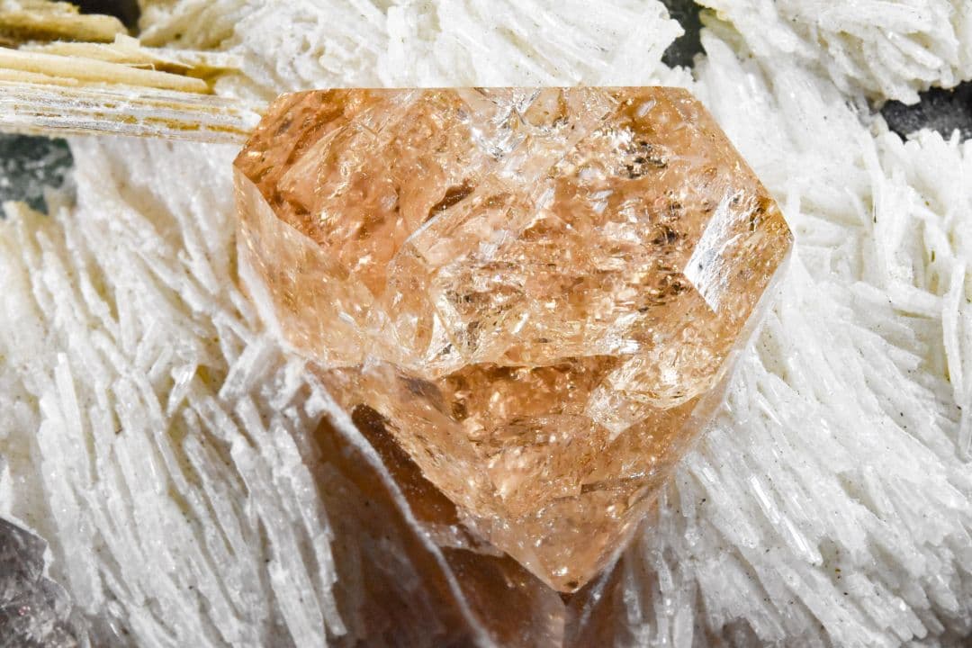 ★パキスタンスカルドゥ産 ウイスキートパーズ＆フローライト＆スモーキークォーツ