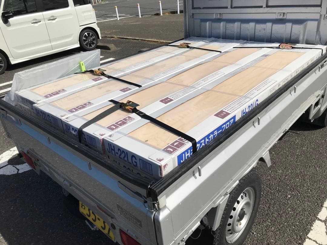 フローリング16箱　発送不可　横浜に取りに来れる方のみ