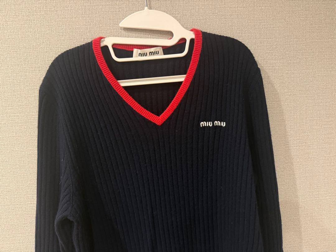 Miu miu Vネックニットプルオーバー