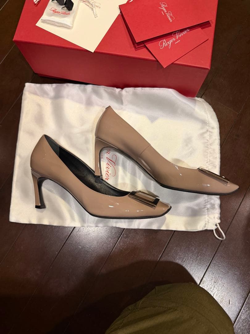 Roger Vivier ベージュ ハイヒールパンプス