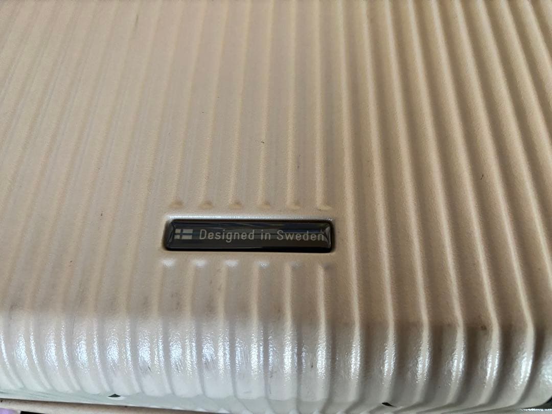 イノベーター 横型スーツケース 多機能モデル INV20