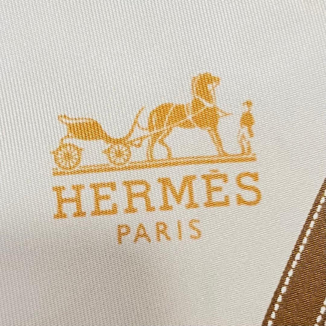 HERMES エルメス トライアングルカレ スカーフ シルク