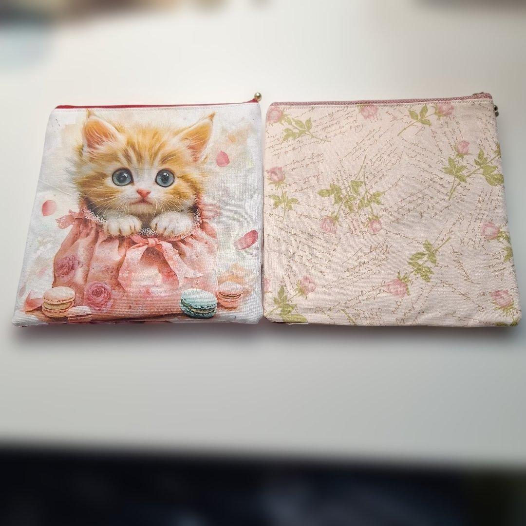 ねこパネル生地　ハンドメイド　フラットポーチ