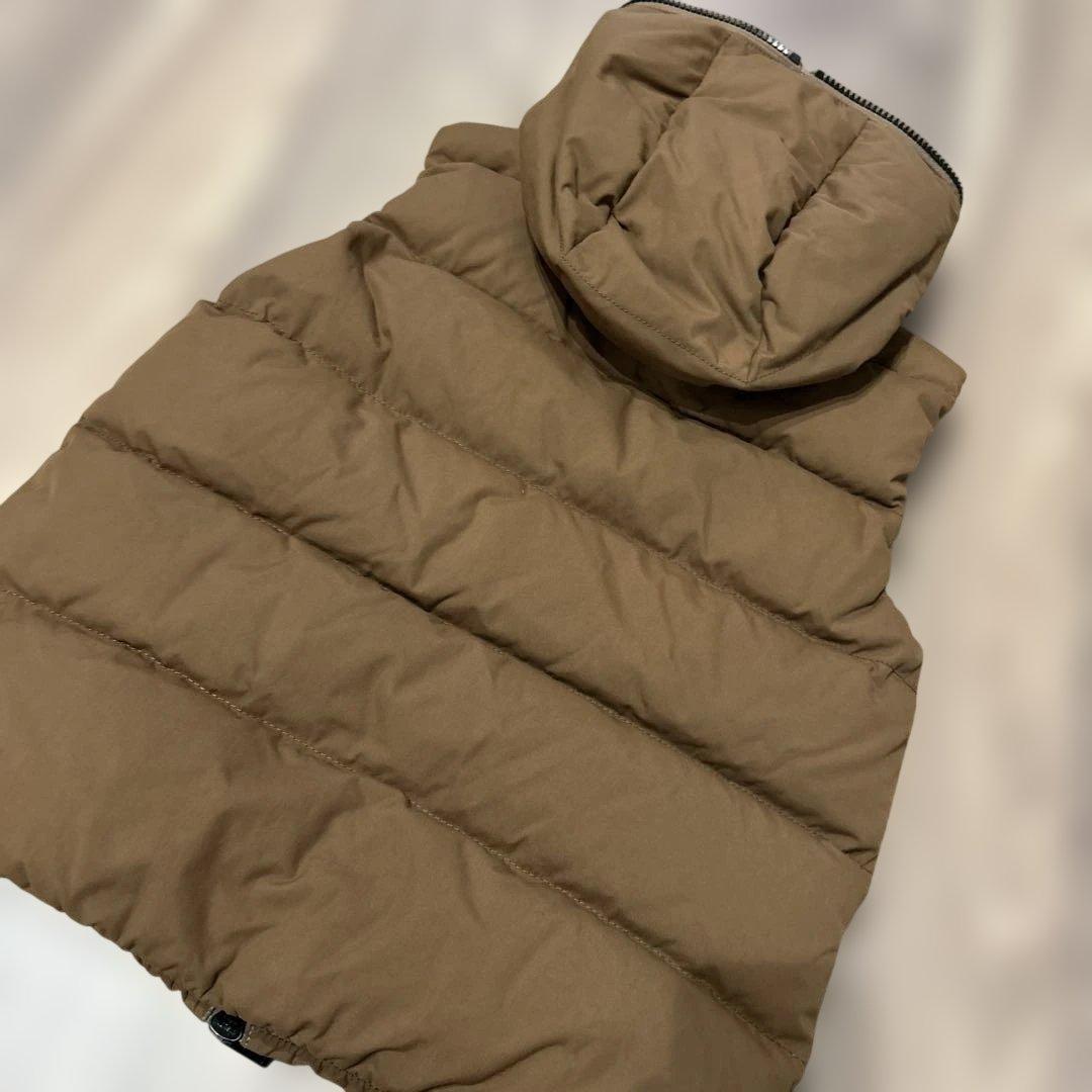 【とん】肉厚 UGG アグ（M）茶色 ダウンベスト フルジップ フード