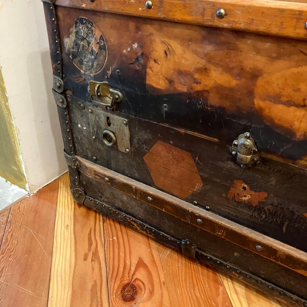 アンティーク　大きなトランク　レザー