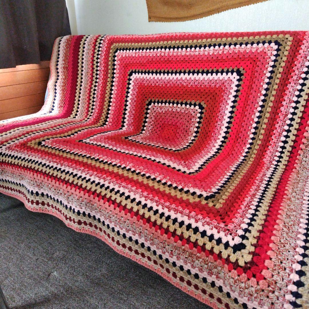 ハンドメイドかぎ針編みグラニースクエアマルチカバー ブランケット レッド系