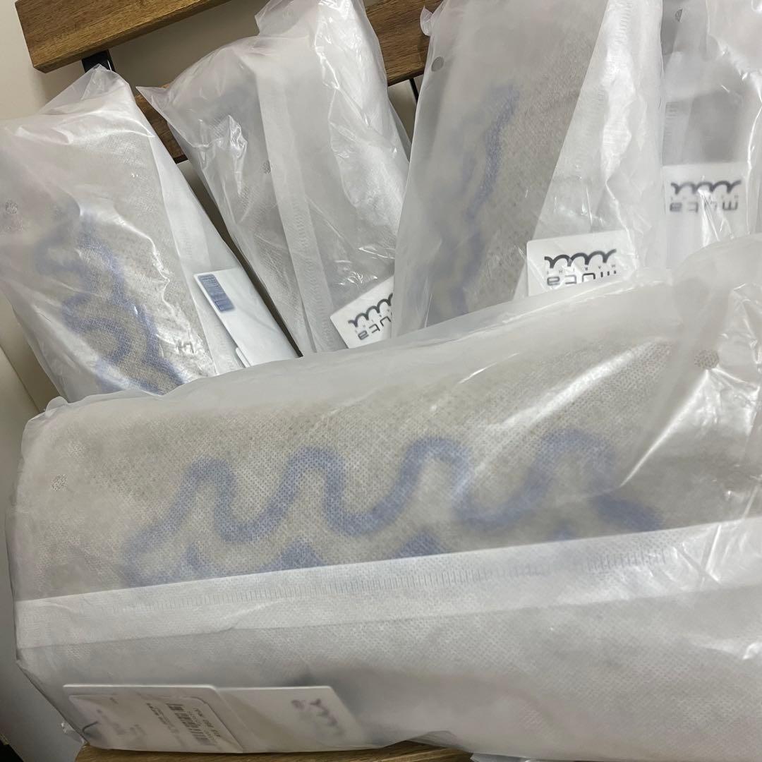 ★超人気完売品　新品　ムータ　キャディバッグ　 ヘッドカバーセット　ベージュ