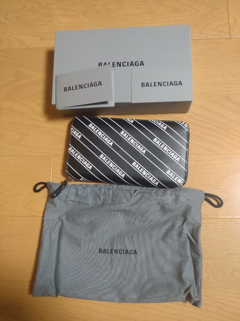 BALENCIAGA ロゴプリント 長財布