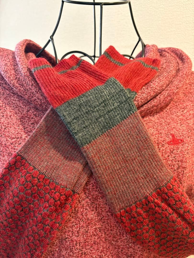 ⭐︎美品⭐︎ヴィヴィアンウエストウッドレッドレーベル　フード付き赤い長袖　かわいい