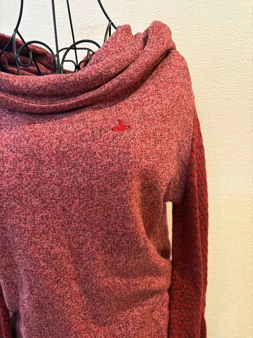 ⭐︎美品⭐︎ヴィヴィアンウエストウッドレッドレーベル　フード付き赤い長袖　かわいい
