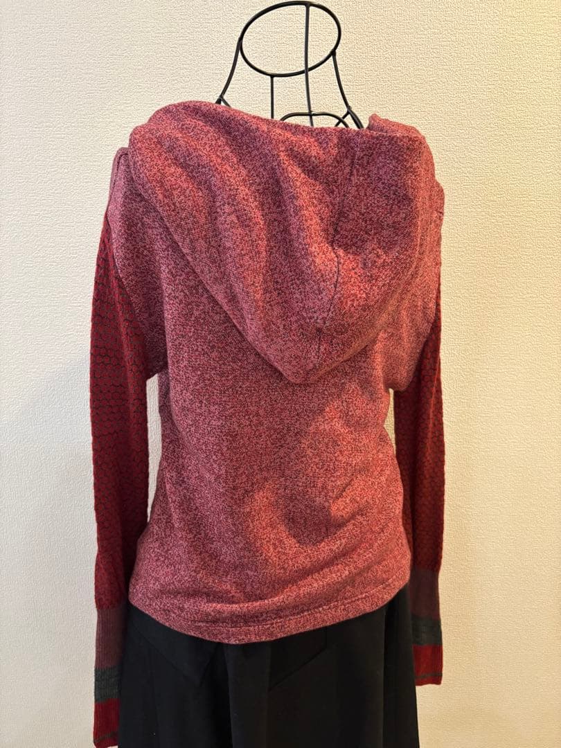 ⭐︎美品⭐︎ヴィヴィアンウエストウッドレッドレーベル　フード付き赤い長袖　かわいい