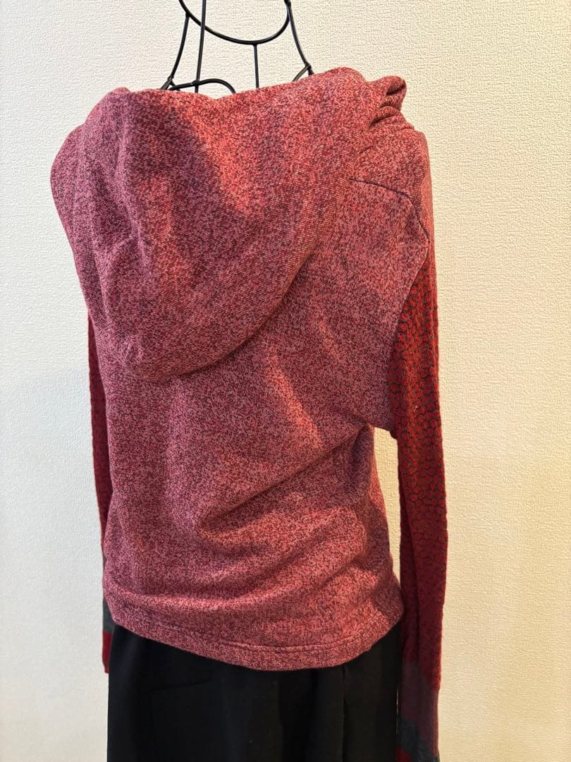 ⭐︎美品⭐︎ヴィヴィアンウエストウッドレッドレーベル　フード付き赤い長袖　かわいい