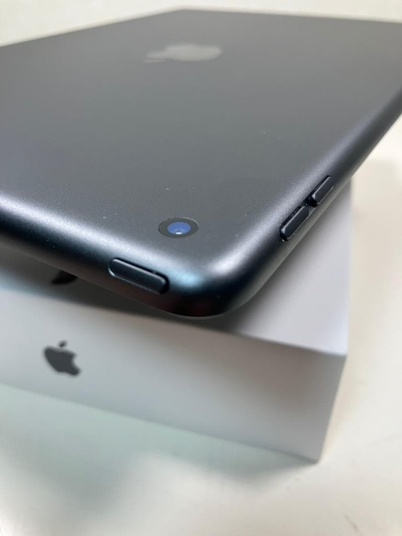 iPad 第9世代　64GB グレー　Wi-Fiモデル　4点付属品付