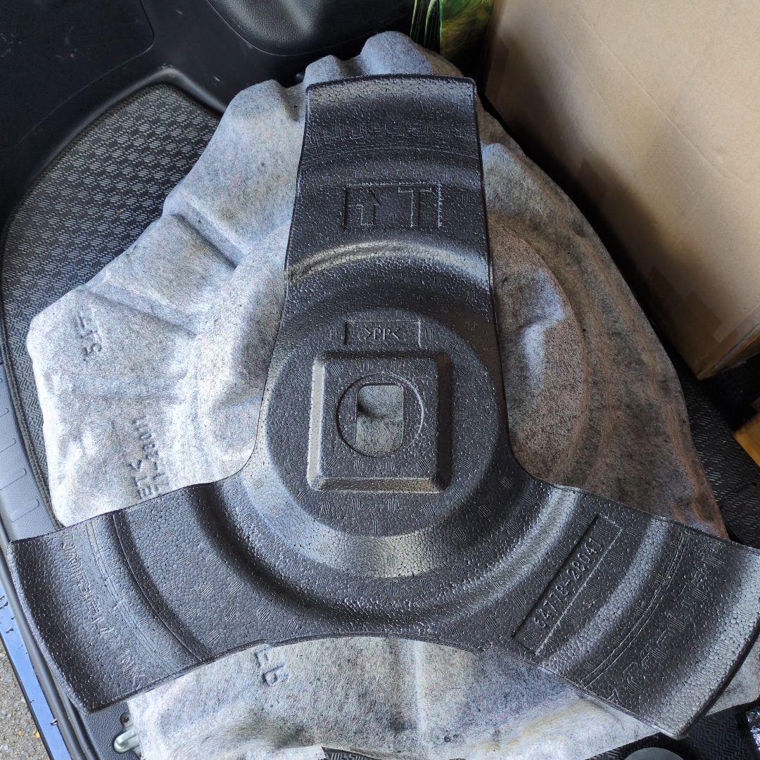 A*E様 テンパータイヤ 2016年製 T135/80D16 トヨタ80系 フル