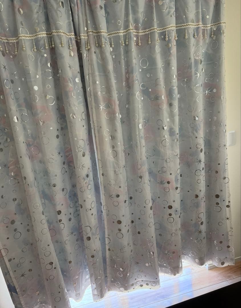 アリエル　カーテン　箔プリント　二重遮光カーテン　ベルメゾン