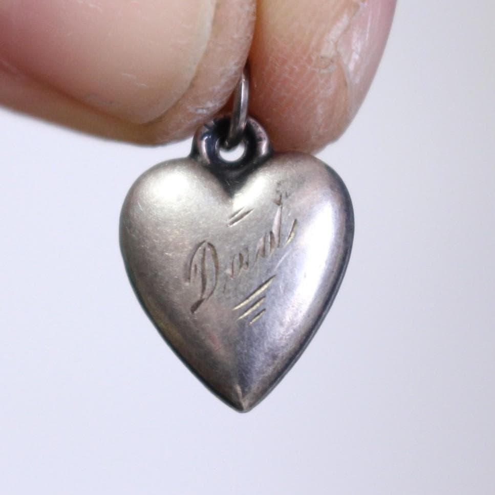 30s　スウィートハートジュエリー 　小振り　 ハート　チャーム 波　アールデコ