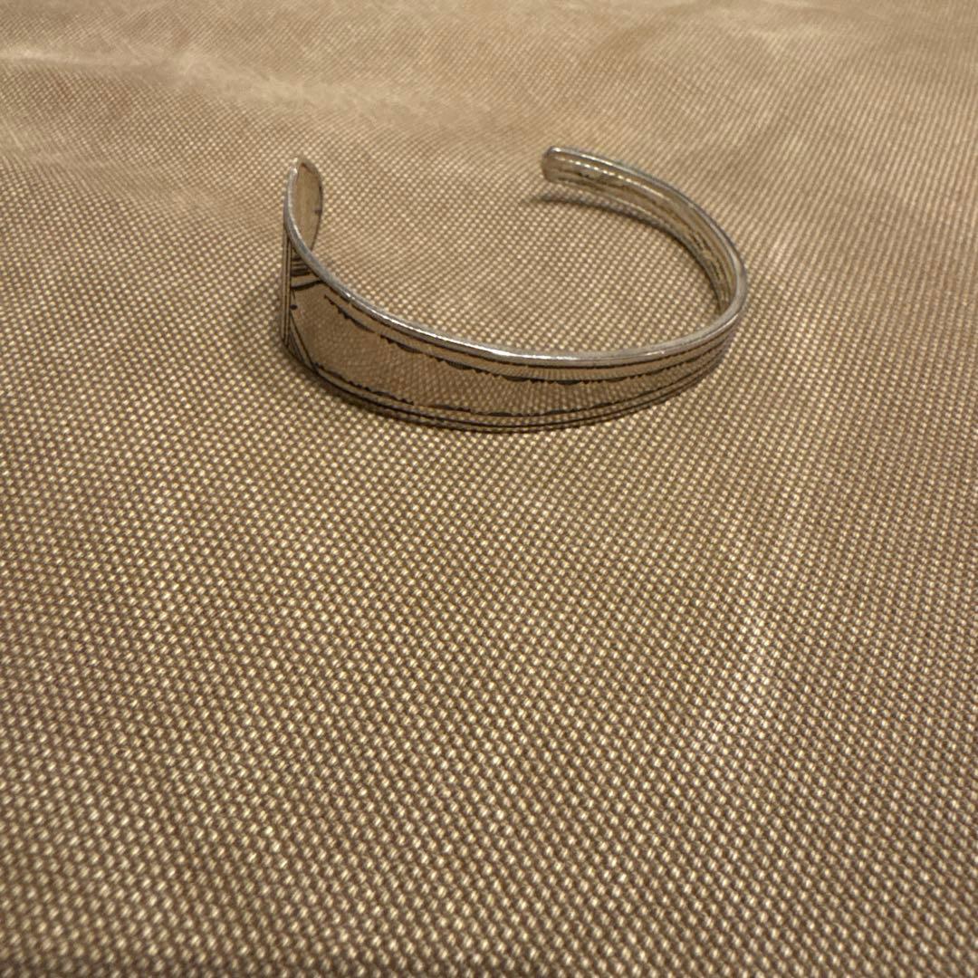 トゥアレグ族 シルバー製　オープンバングル