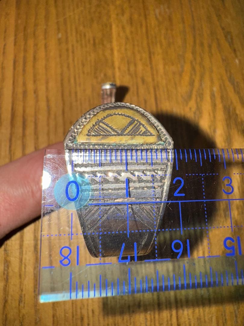 トゥアレグ族 シルバー製　オープンバングル