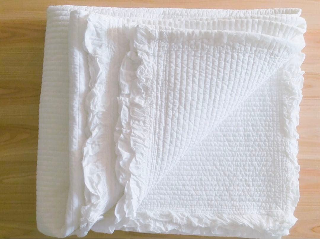 イブル 限定 ホワイト フリル ☆マルチがバー・大 マット 200×230cm