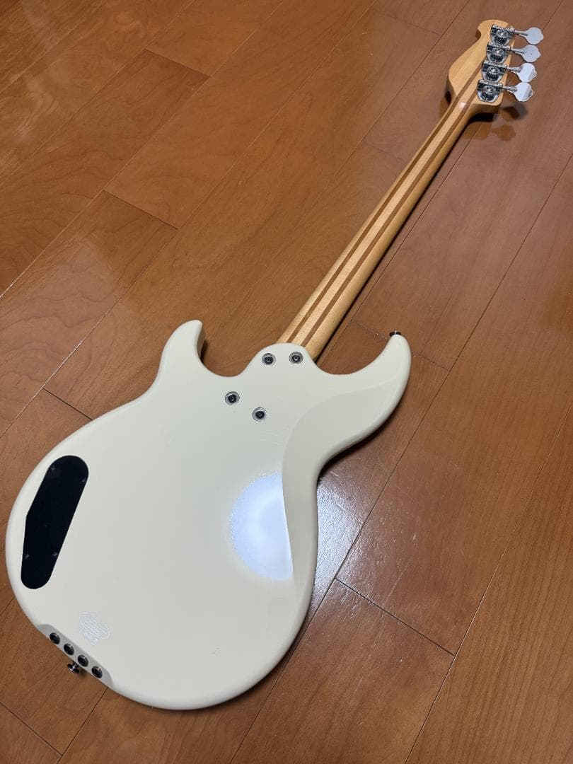 YAMAHA BB424 ヴィンテージホワイト ヤマハ