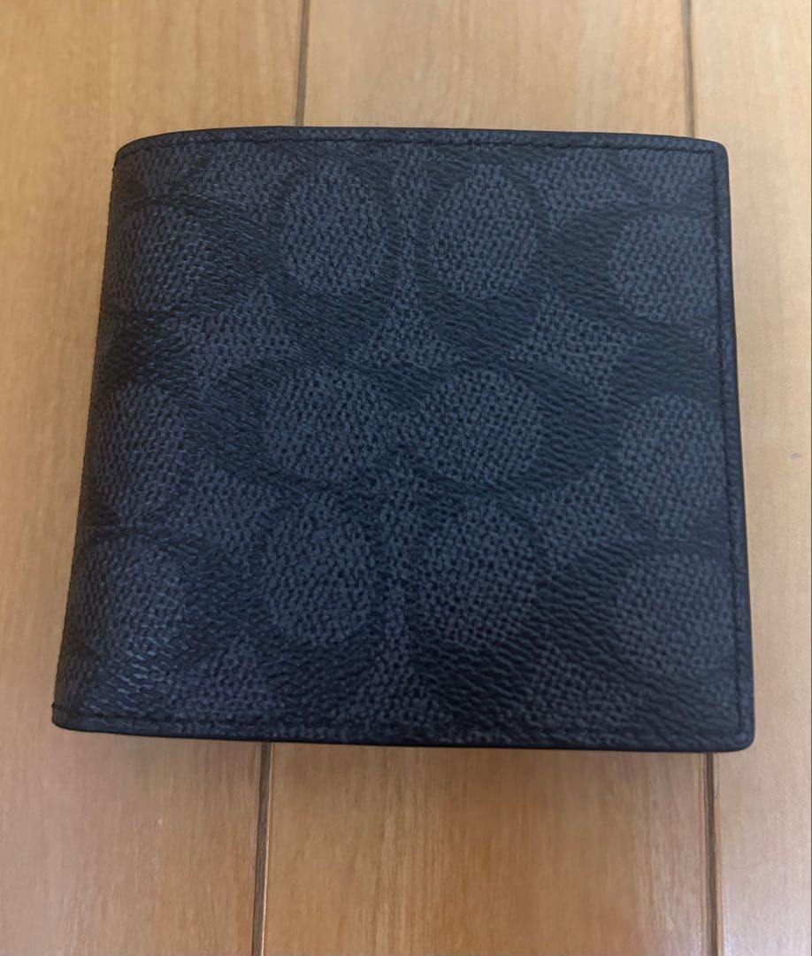 coach二つ折り財布