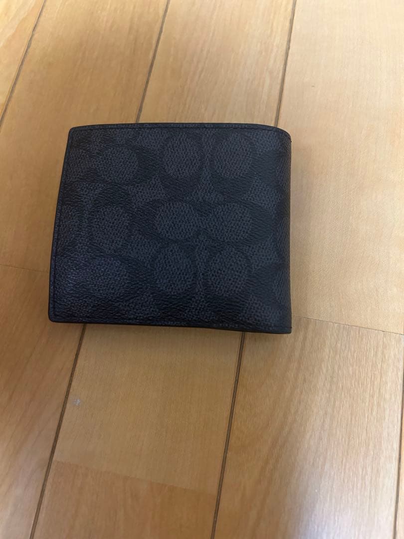 coach二つ折り財布