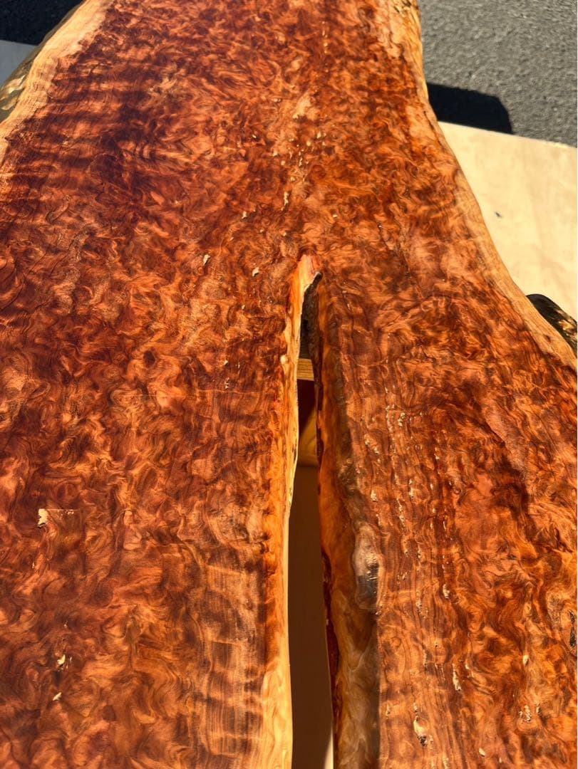 [たのメル便] 天杉　漣杢(さざなみもく) ローテーブル　無垢材　新品未使用