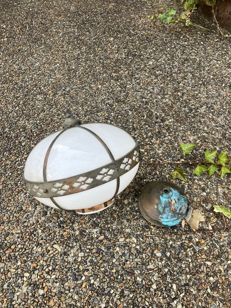 レトロ　昭和大正　ヴィンテージ　乳白色/ランプシェード　球体ランプシェード　銅枠