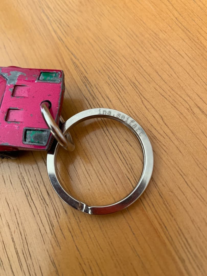 ina .seifart ミニカー　キーホルダー