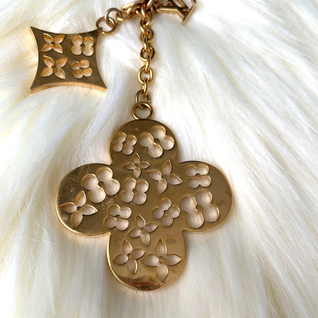 LOUIS VUITTON ルイヴィトンアイビー バッグチャーム キーホルダー