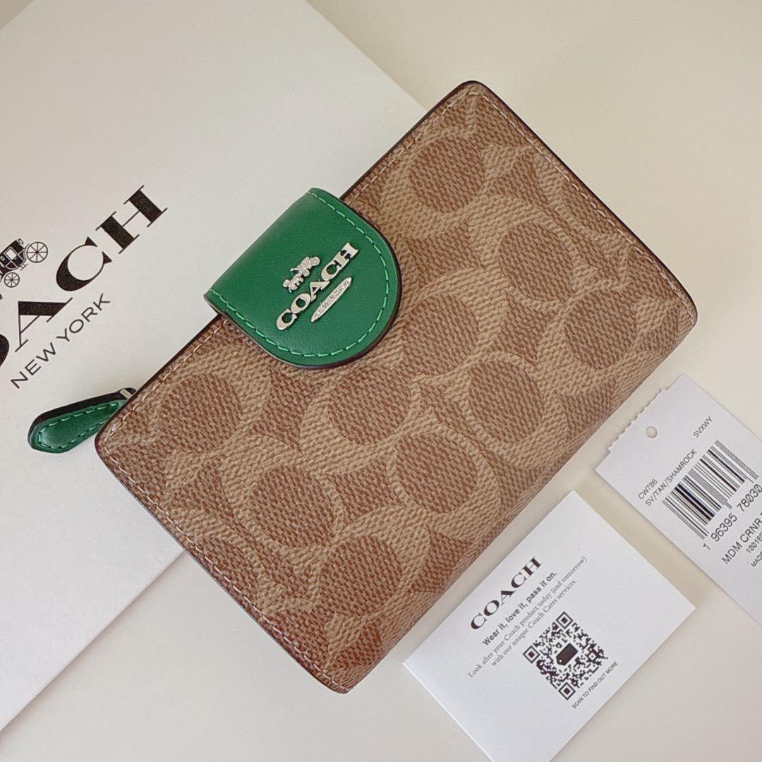 COACH コーチ　折り財布　シグネチャー　グリーン　緑色　二つ折り財布