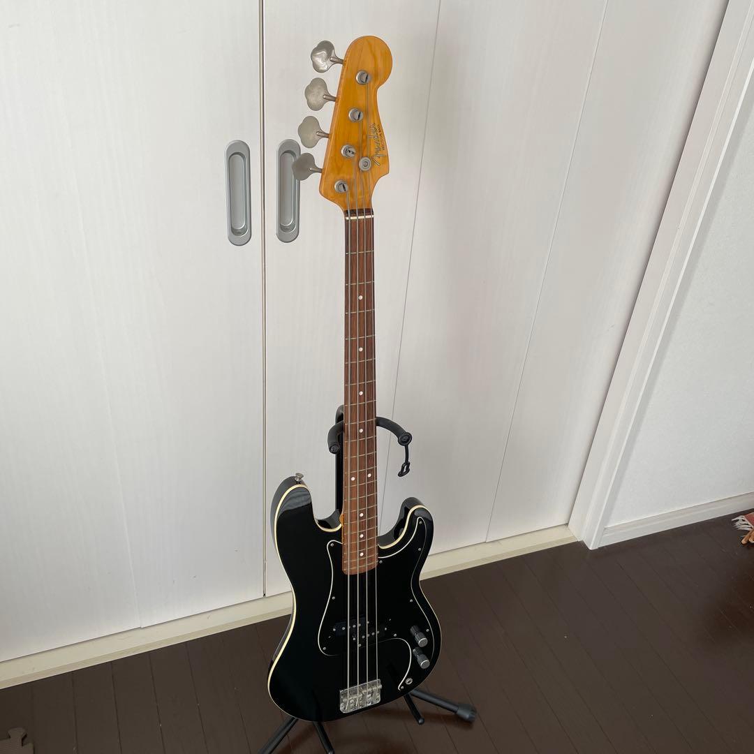Fender Precision Bass ブラック