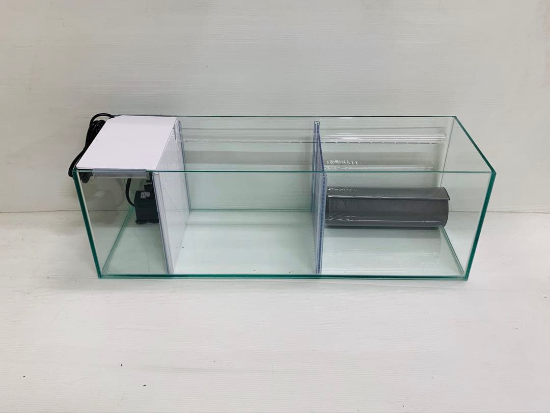 ラスト1台　オールガラス特注600×200×200　2室水槽　パンチング仕切り板