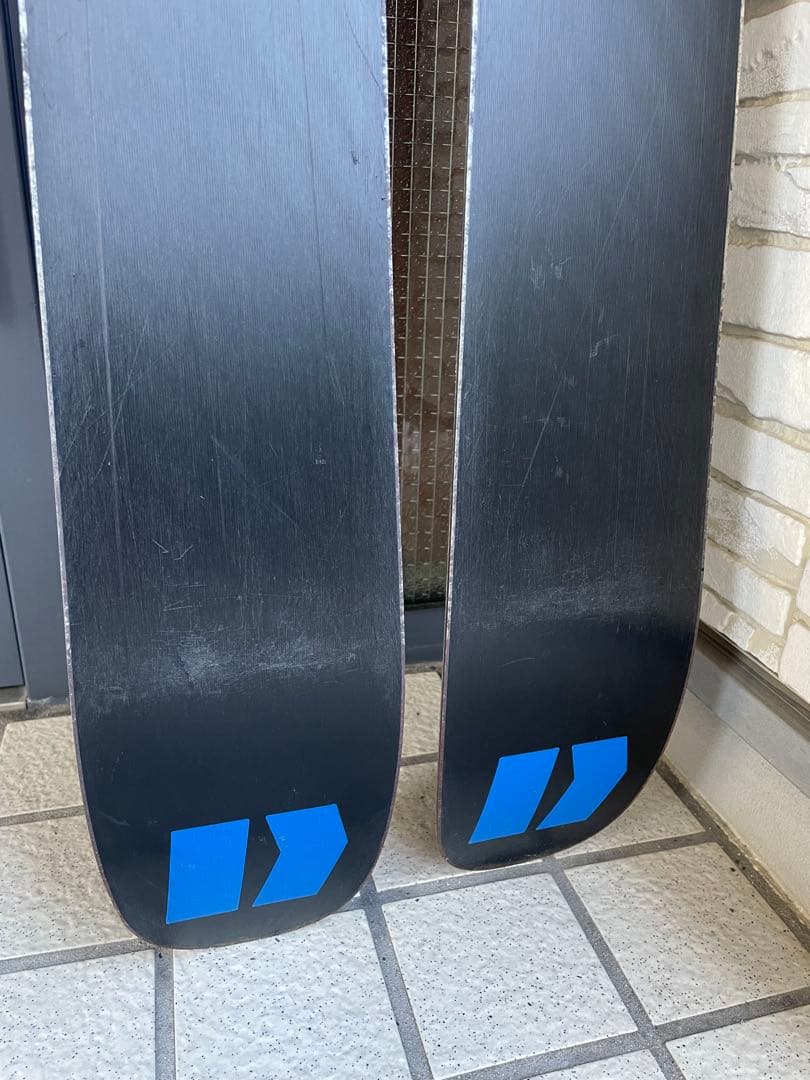 ARMADA スキー板 グラフィックデザイン　ARMADA TST 183cm