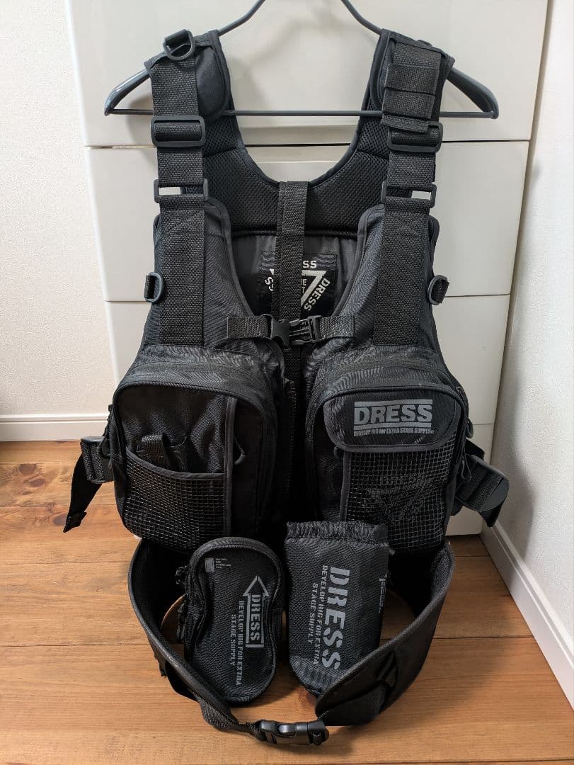 DRESS ブラック フィッシングベスト