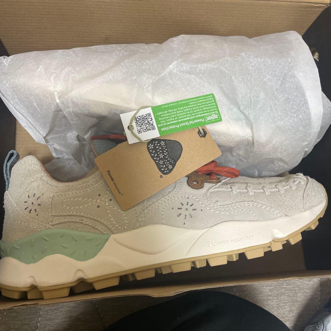 フラワーマウンテン　スウェードスニーカー
